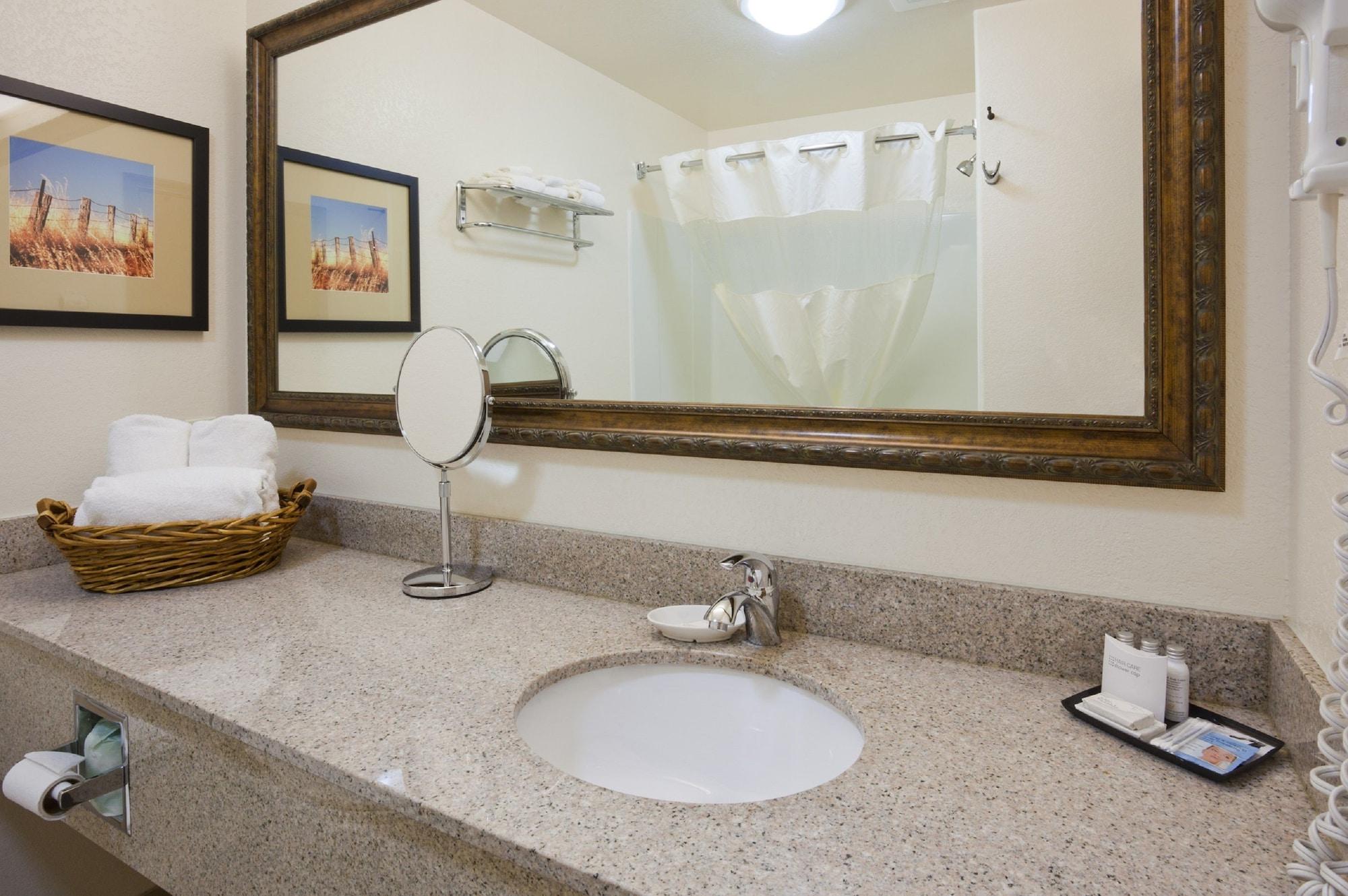 Expressway Suites Fargo Dış mekan fotoğraf